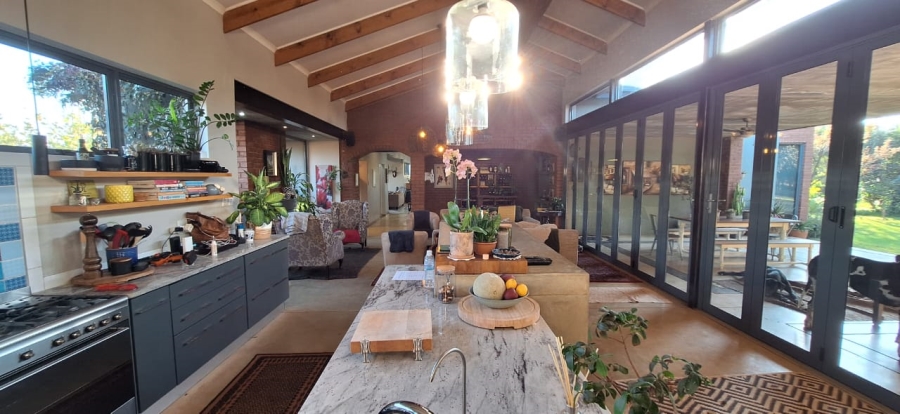 5 Bedroom Property for Sale in Rustenburg Rural North West